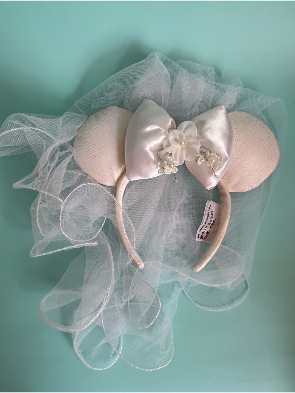 Disney White Bridal Minnie Ear Headband with Veil